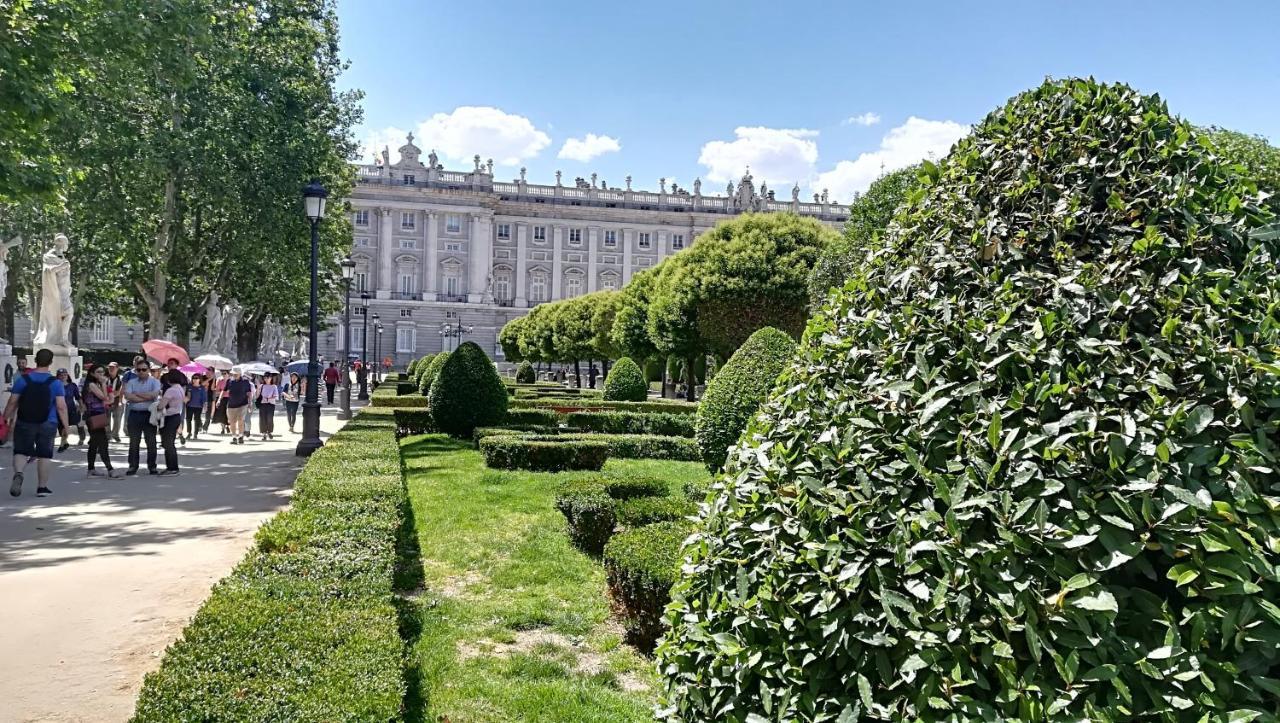Villa "Luna De Segovia" Leganés Exterior photo
